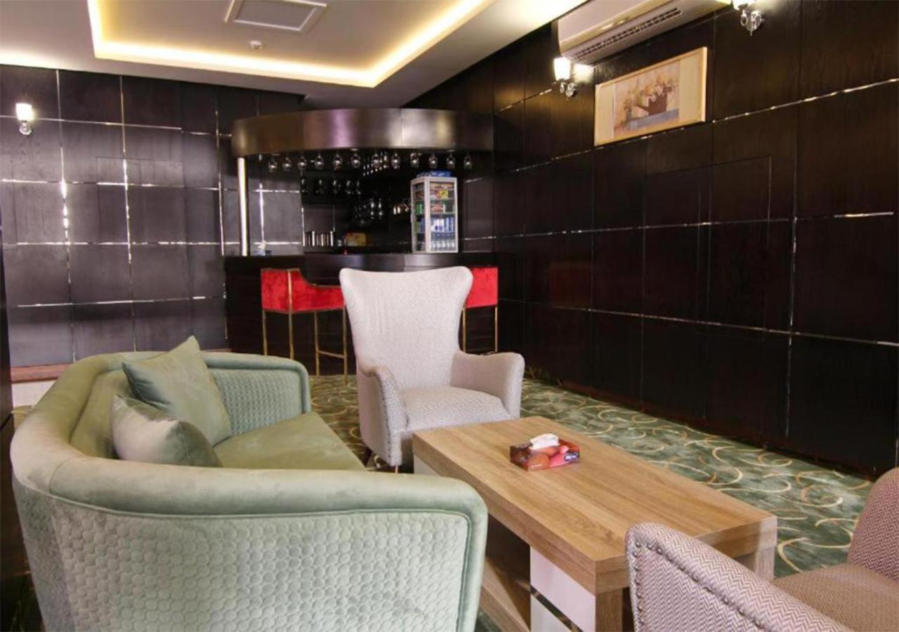 هذا منزلى الحمراء Riade Exterior foto