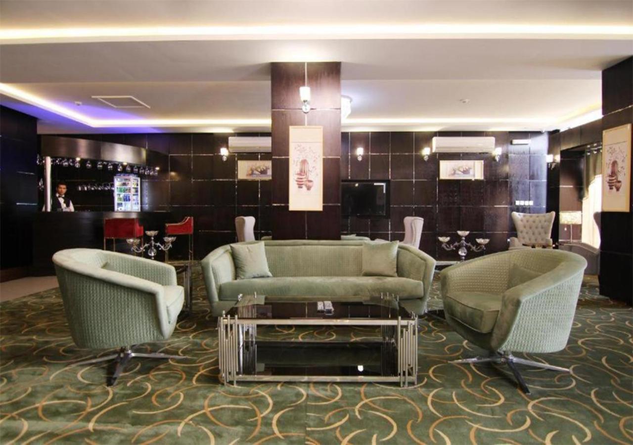 هذا منزلى الحمراء Riade Exterior foto